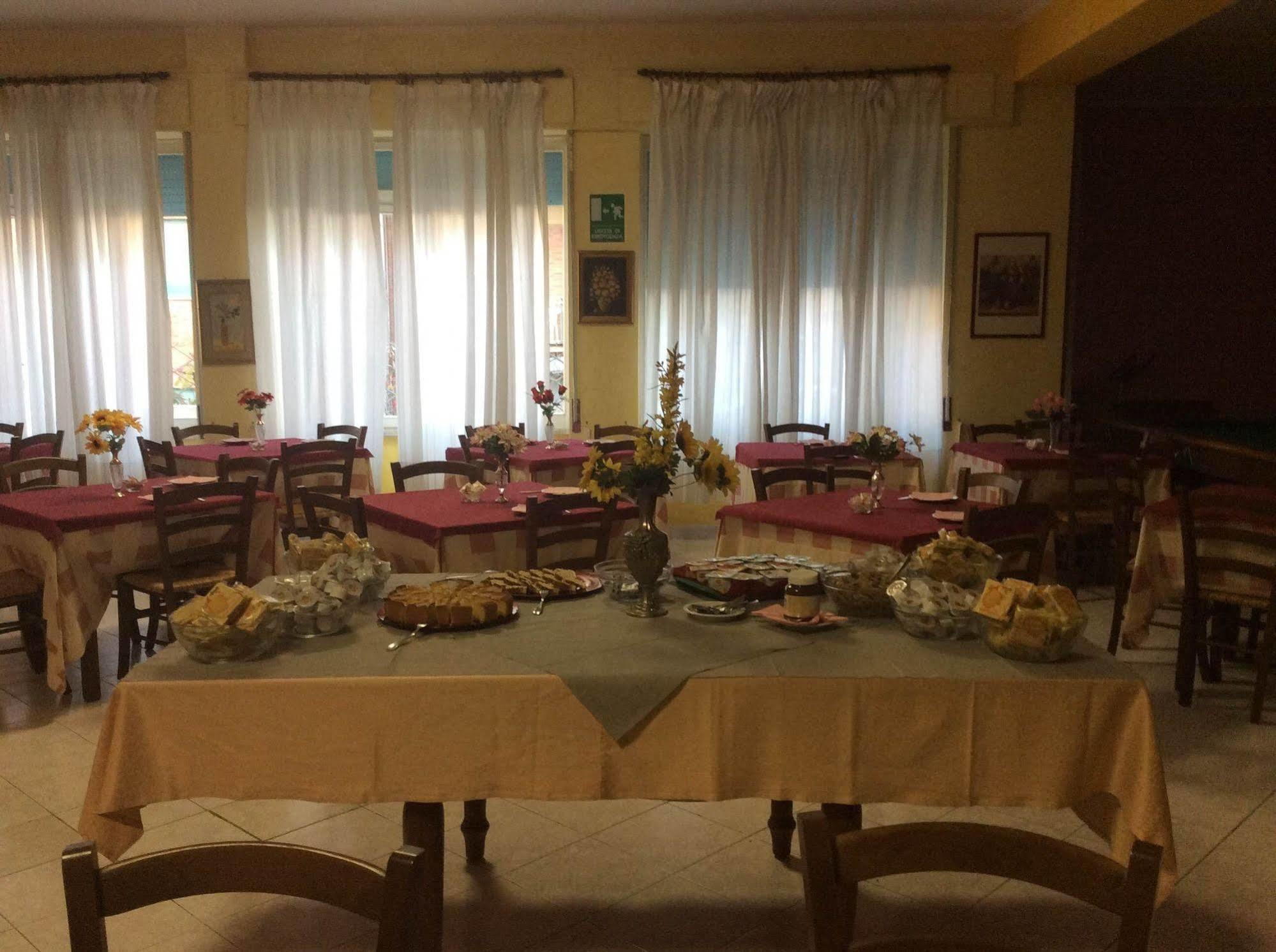 Hotel Rex Chianciano Terme Exterior photo